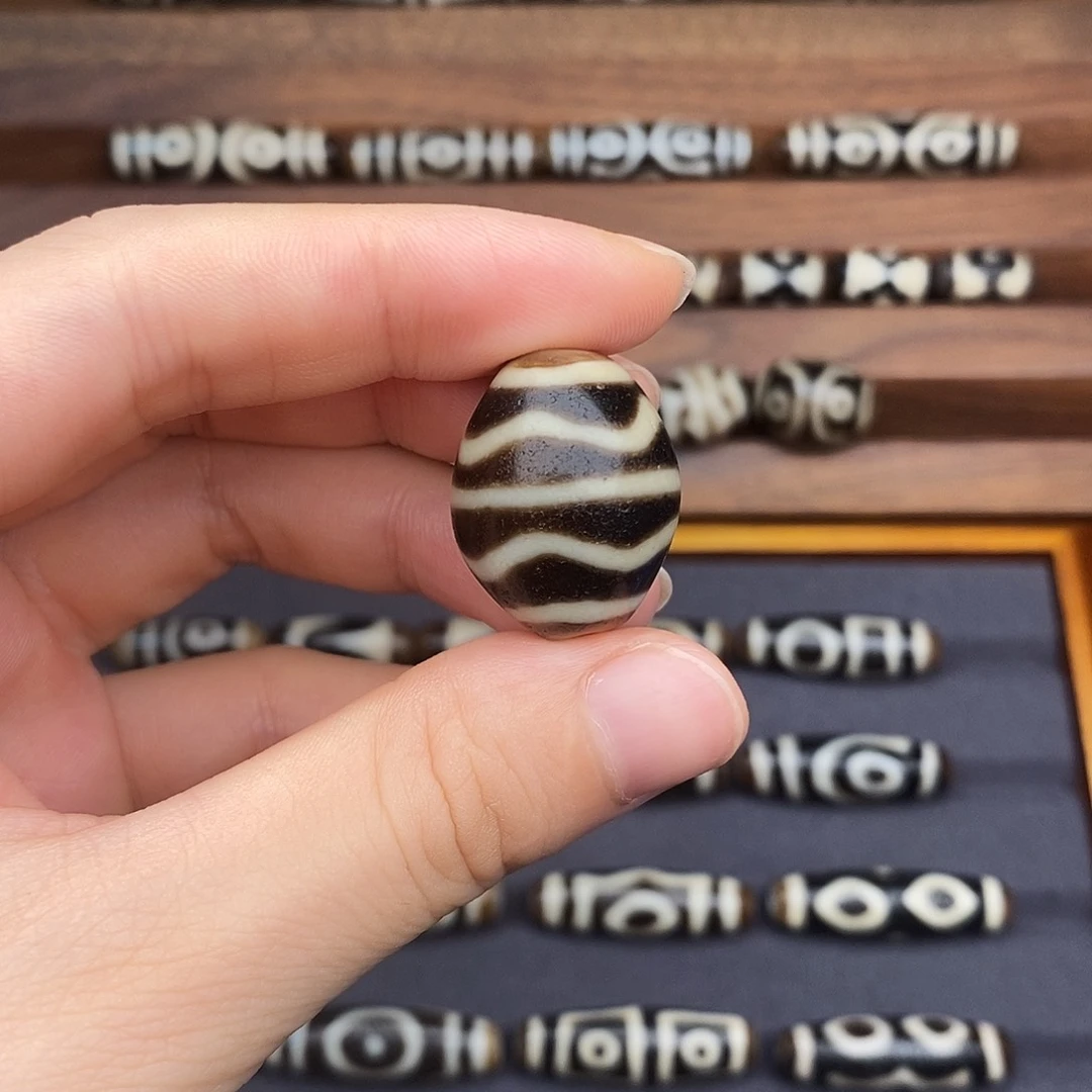 沐***风玛瑙/玉髓颈饰合金