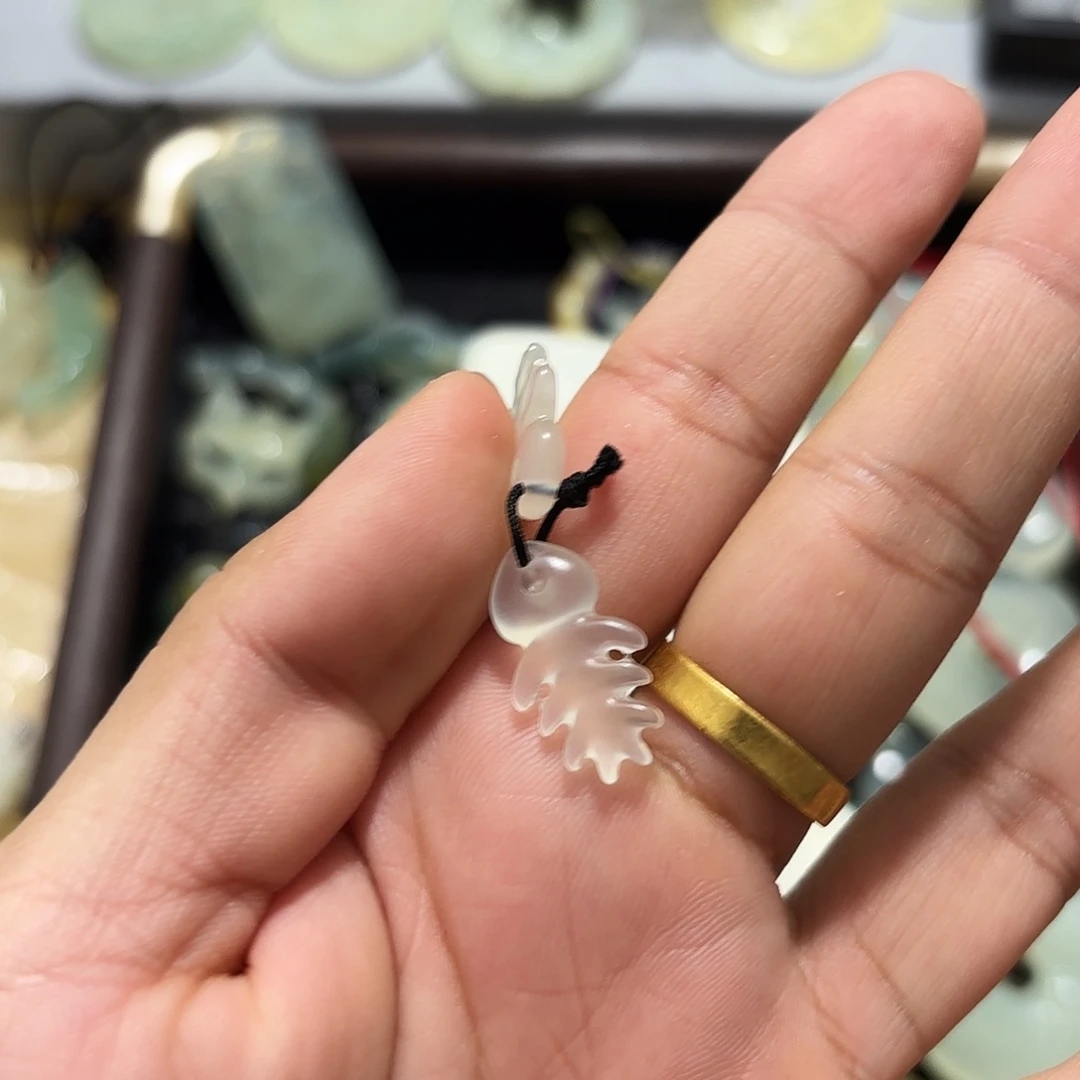 波***.未镶嵌蛇纹石玉颈饰