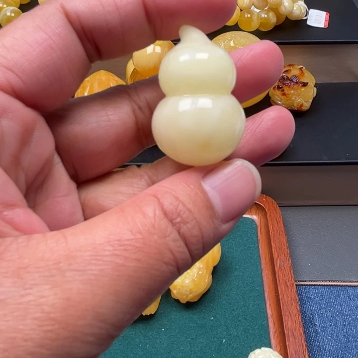 琥珀未镶嵌珠宝奇石M139号葫芦