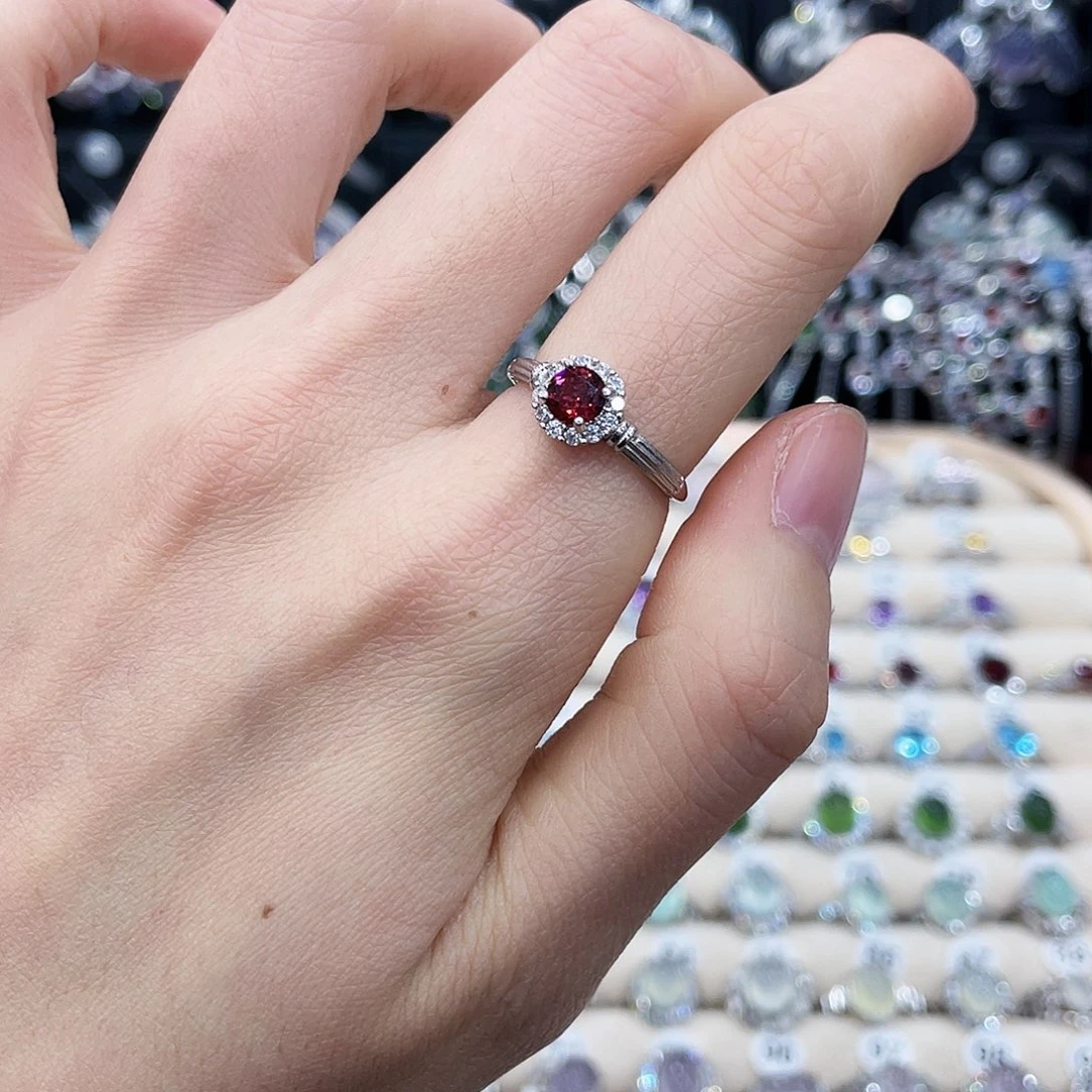 银S925镶嵌戒指石榴石戒指