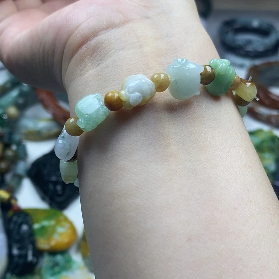 翡翠未镶嵌颈饰手串