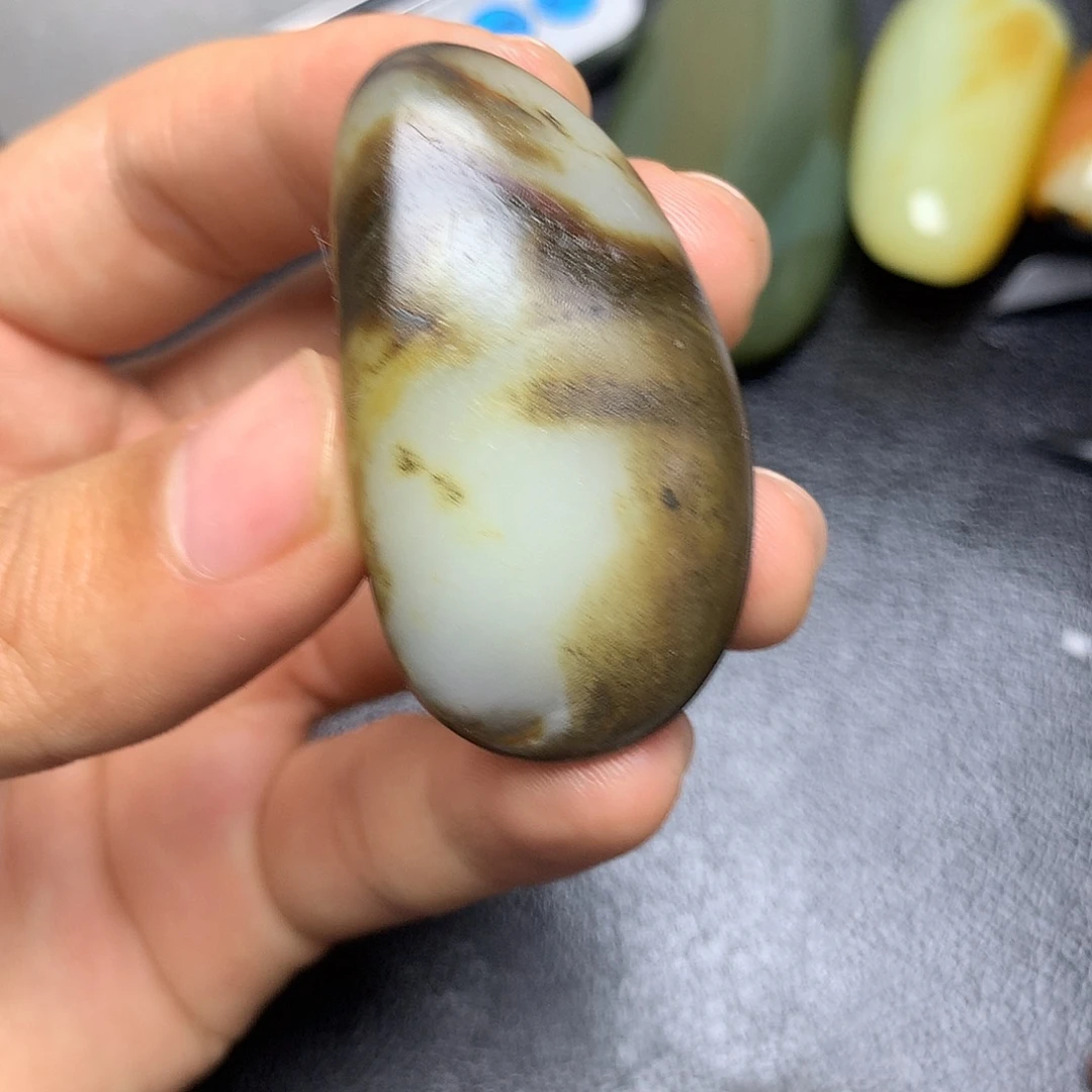 和田玉（糖玉）未镶嵌挂件