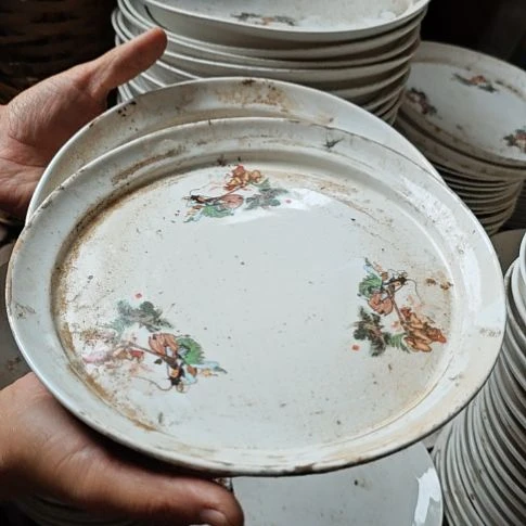 库存微瑕三打白骨精元宝盘两个直径23