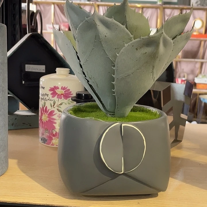 陶瓷花瓶部分（微瑕）