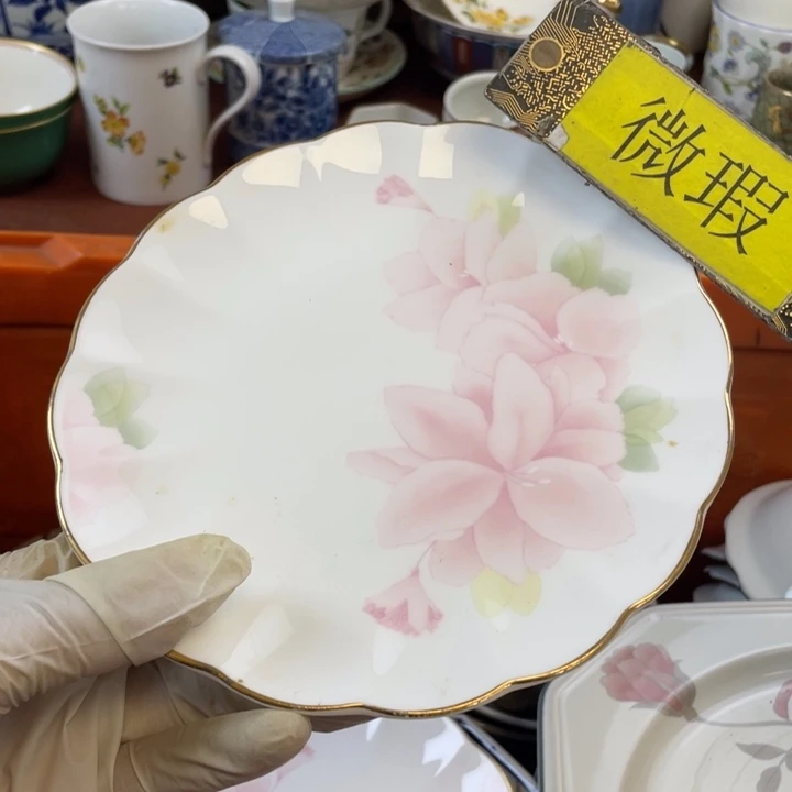 他家瓷器真美…开播了