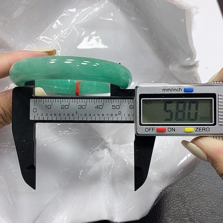 翡翠手镯未镶嵌75