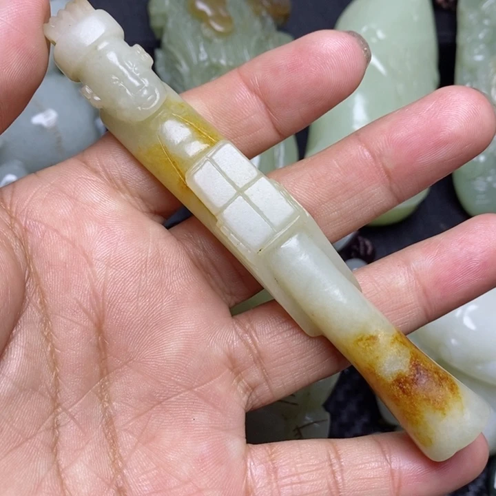 和田玉颈饰未镶嵌生**念
