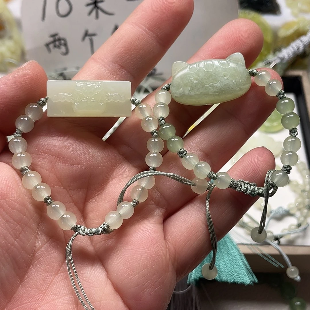 蛇纹石玉未镶嵌颈饰