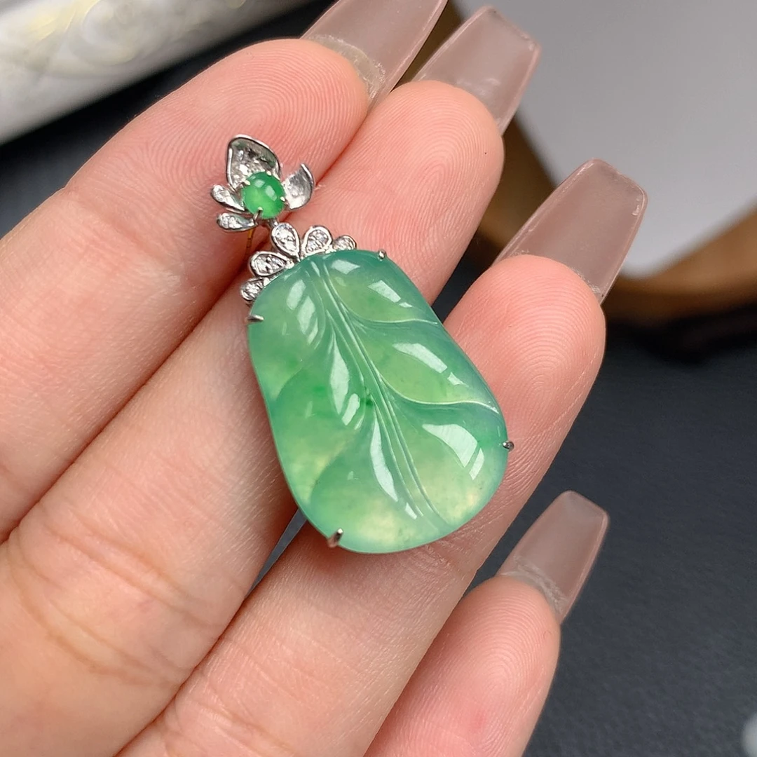 吊坠(不含链)18K金镶嵌翡翠