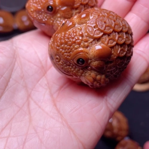 【闪购商品】手串/手链橄榄核37左右金币金蝉手球