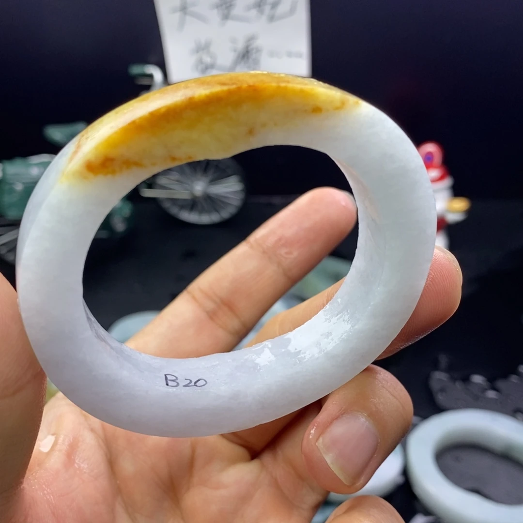 定制翡翠未镶嵌手镯