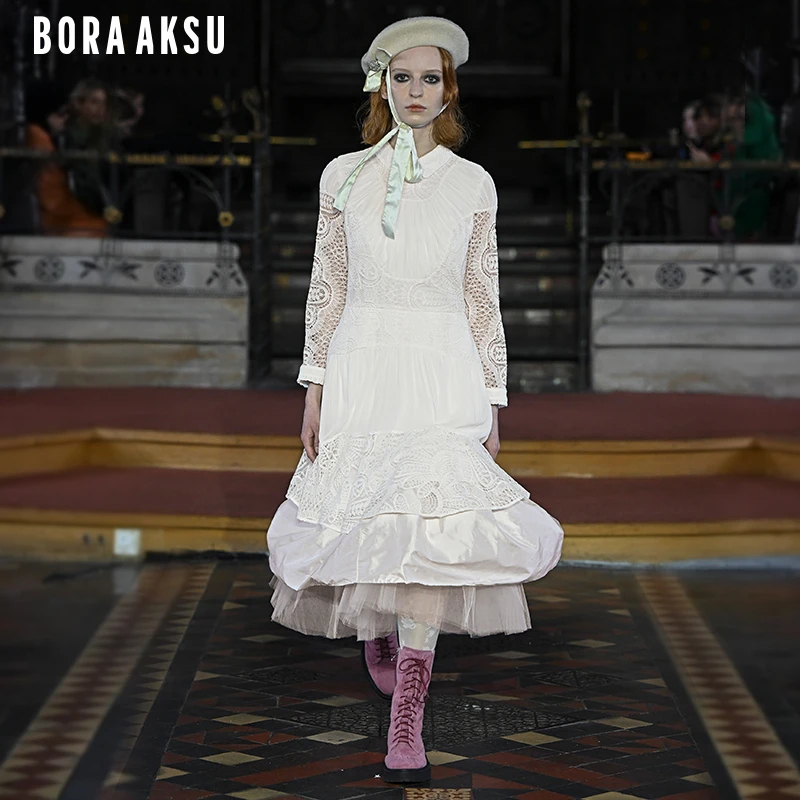 伦敦时装周BORAAKSU2022早秋新纯白褶裥拼接蕾丝连衣裙B1CFW61600