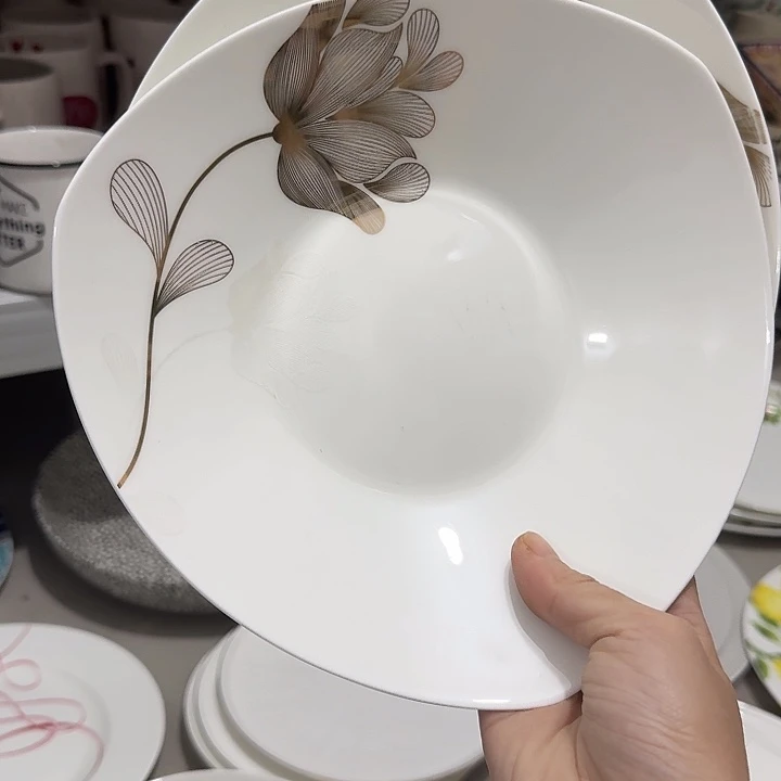 外贸微瑕骨瓷三角菜盘发两个