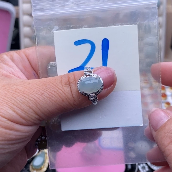 未镶嵌戒指翡翠缅甸，