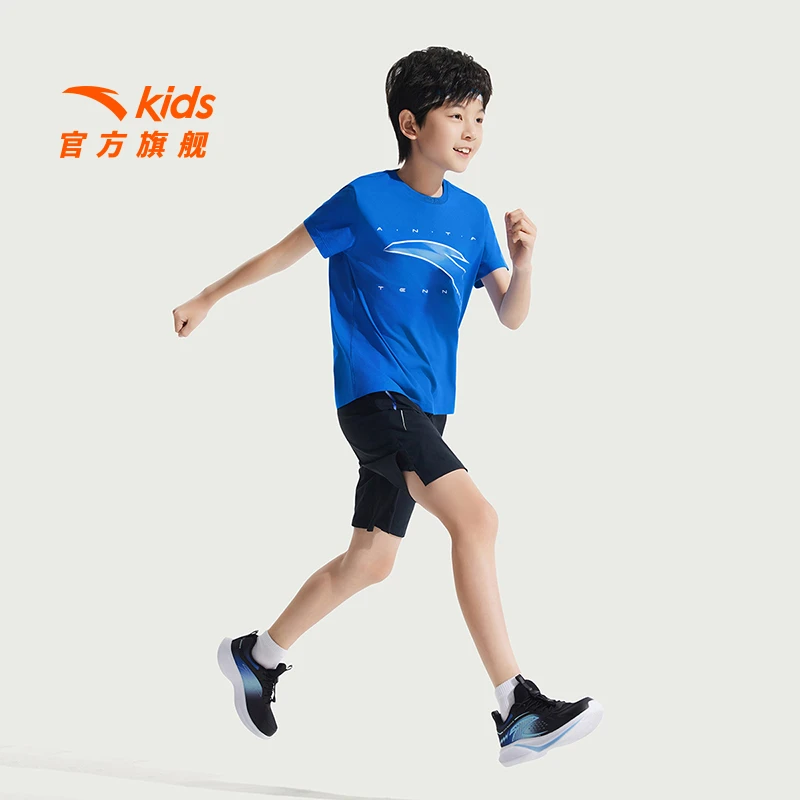 安踏儿童针织短袖衫2025吸汗速干舒适短袖男大童运动短T欧若风