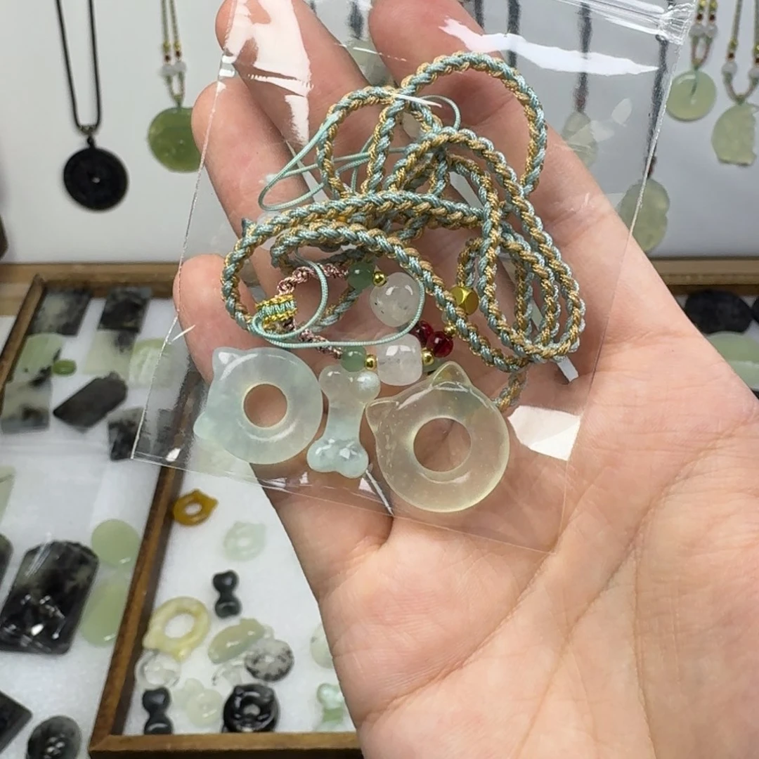 蛇纹石玉吊坠未镶嵌A****）