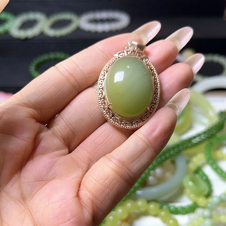 森***鹿和田玉未镶嵌吊坠(不含链)