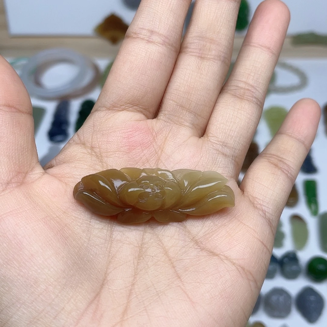 咔***咔颈饰未镶嵌和田玉