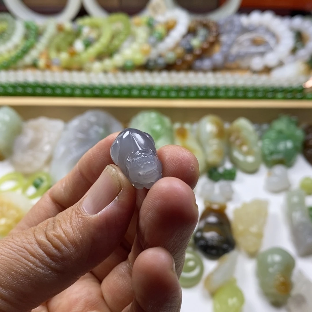 颈饰未镶嵌和田玉（糖玉）