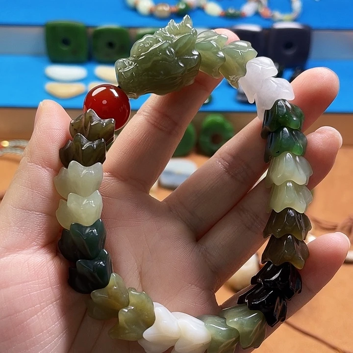 颈饰未镶嵌和田玉