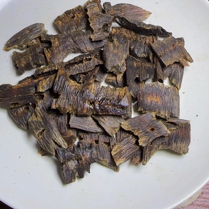 阳***烂线香陆河沉水114克，以直播间为准