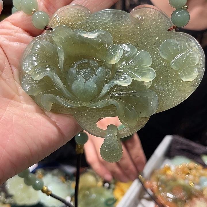未镶嵌岫玉毛衣链