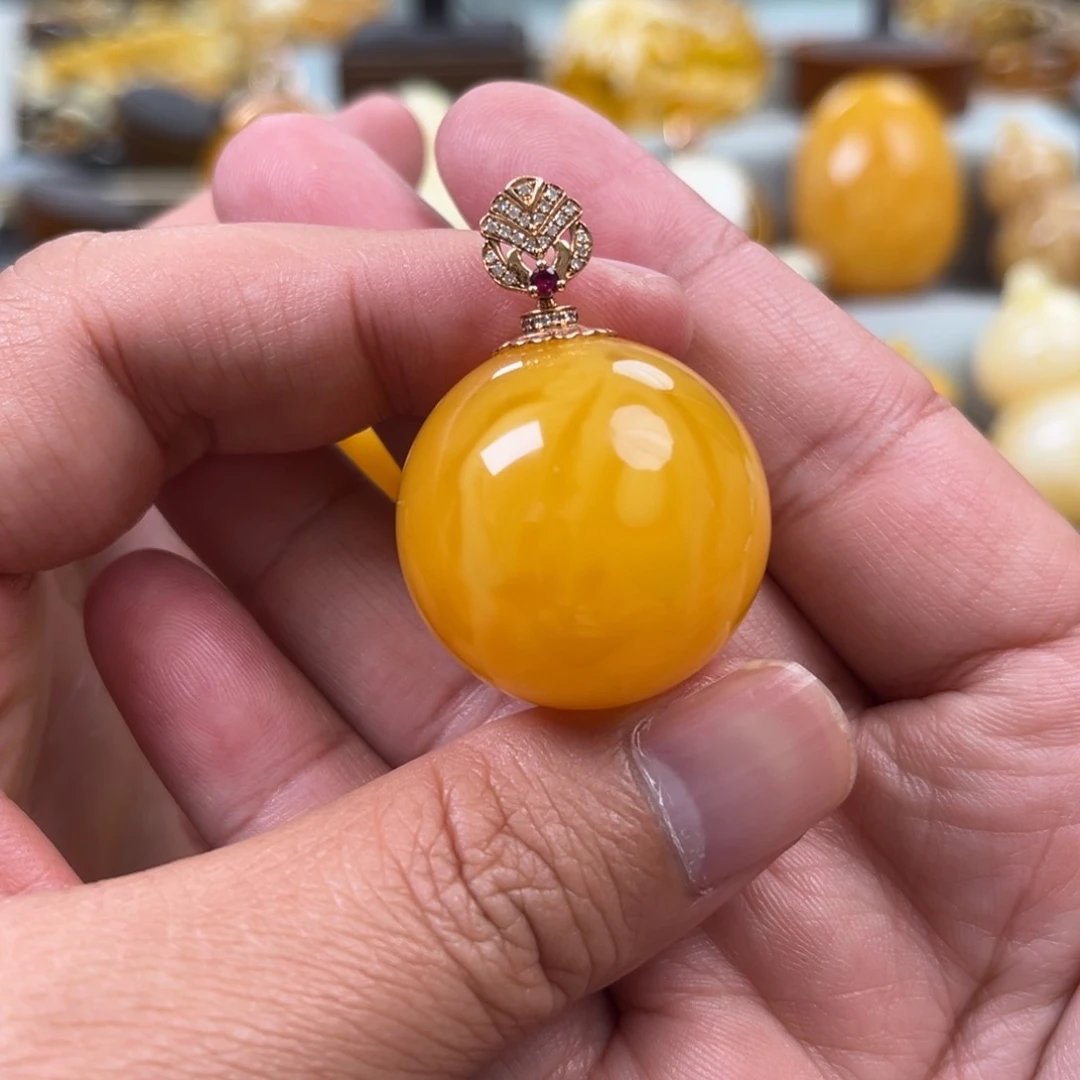 蜜蜡未镶嵌珠宝奇石
