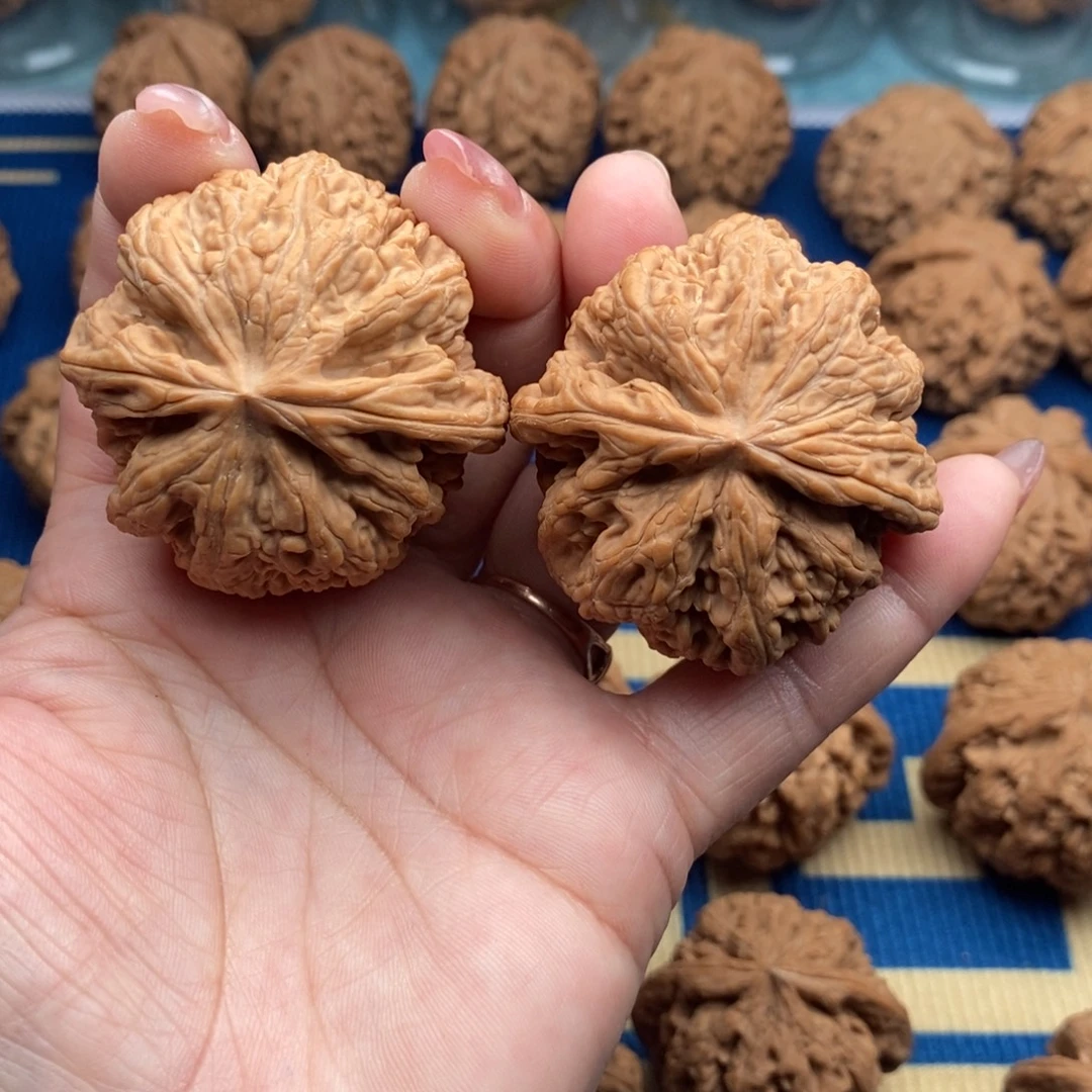 ₯***️文玩核桃把件粗筋45