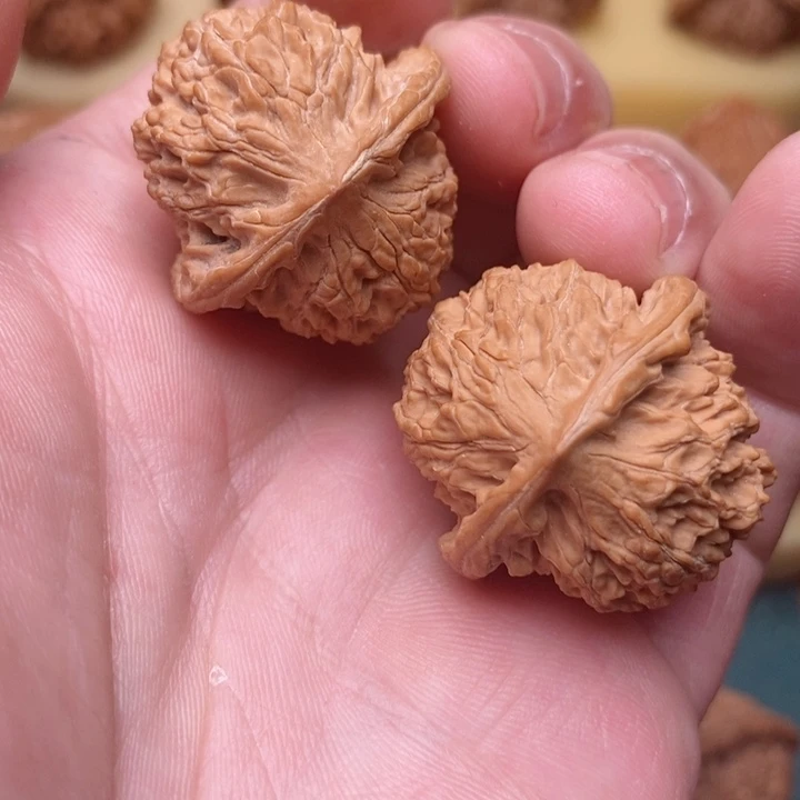 文玩核桃把件31全品纯野生荔枝纹