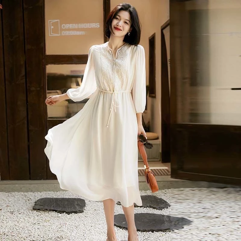 连衣裙女超仙2025夏季新款高级轻奢气质宽松显瘦旅游度假裙子