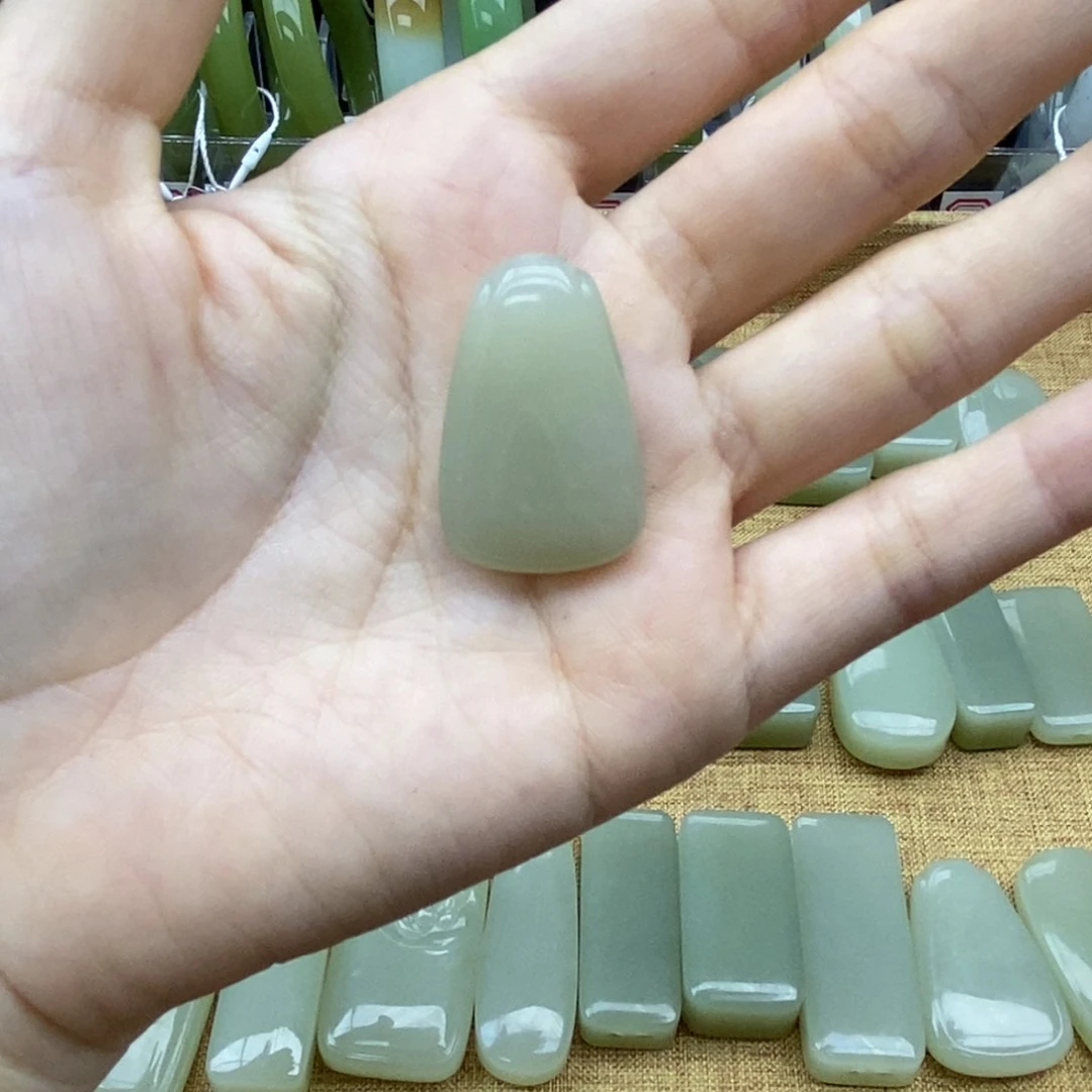 和田玉未镶嵌挂件L****?