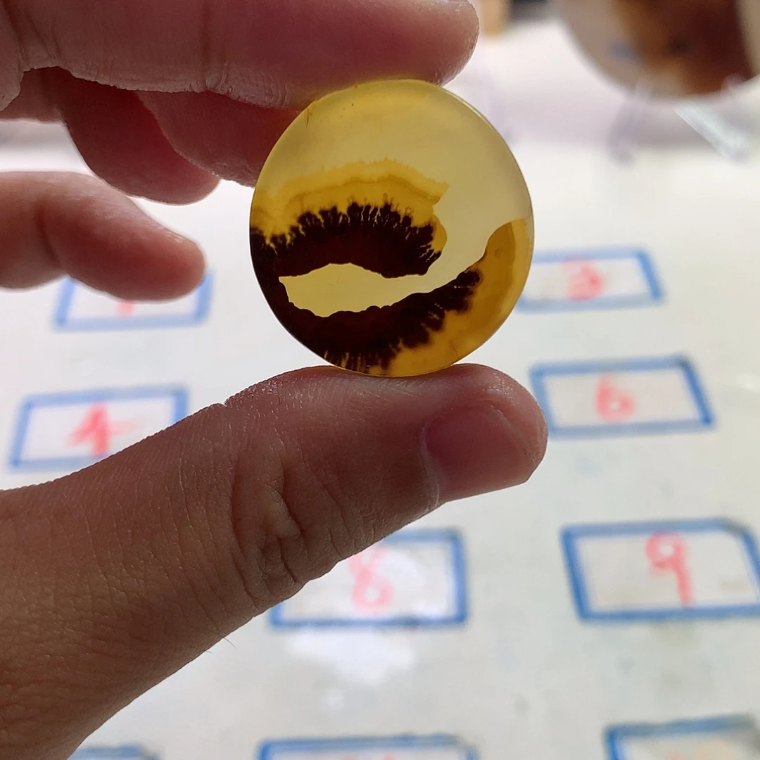 人***醒玛瑙/玉髓未镶嵌珠宝半成品
