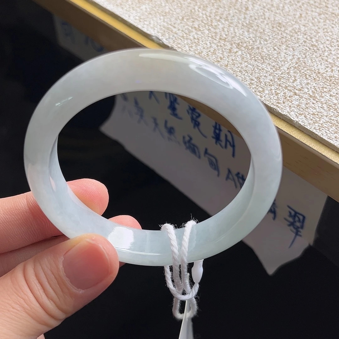 翡翠未镶嵌手镯手镯