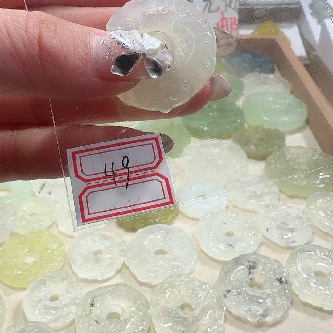 蛇纹石玉颈饰合金精美礼品