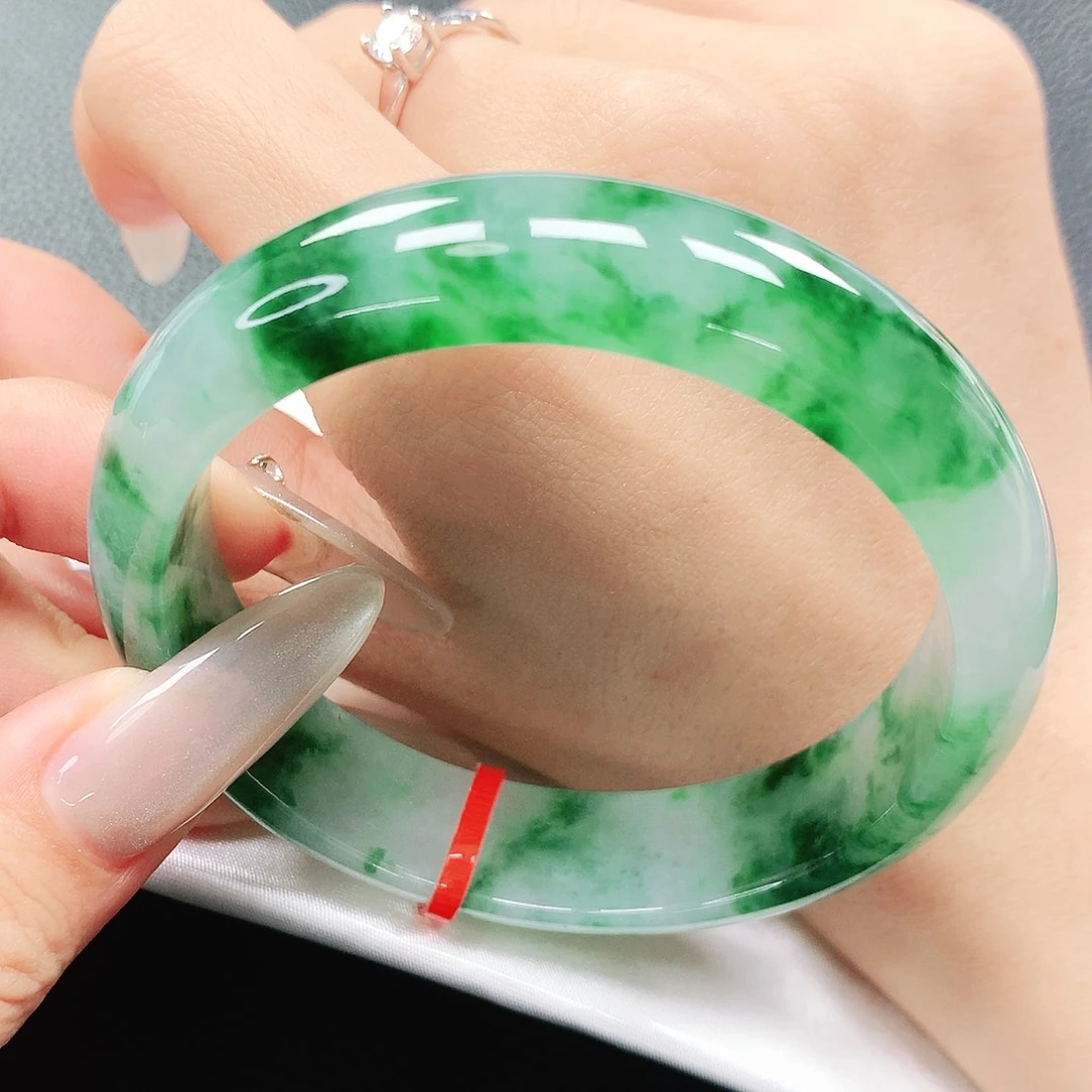 翡翠手镯未镶嵌57圈