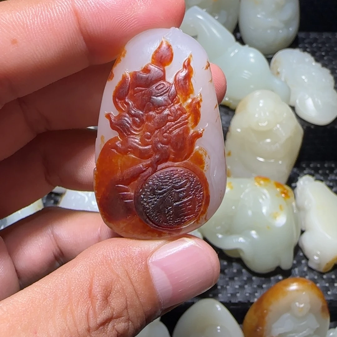 有***范和田玉未镶嵌颈饰