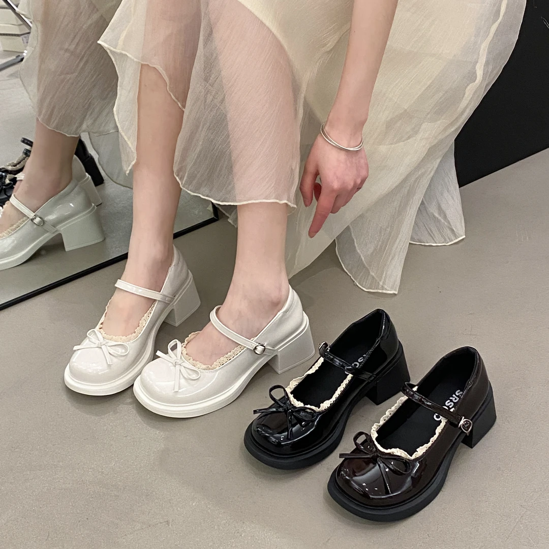 贾不假芭蕾风玛丽珍女鞋2025夏季新款百搭粗跟少女蝴蝶结蕾丝单鞋