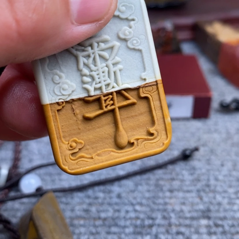 【闪购商品】原石雕刻手把件