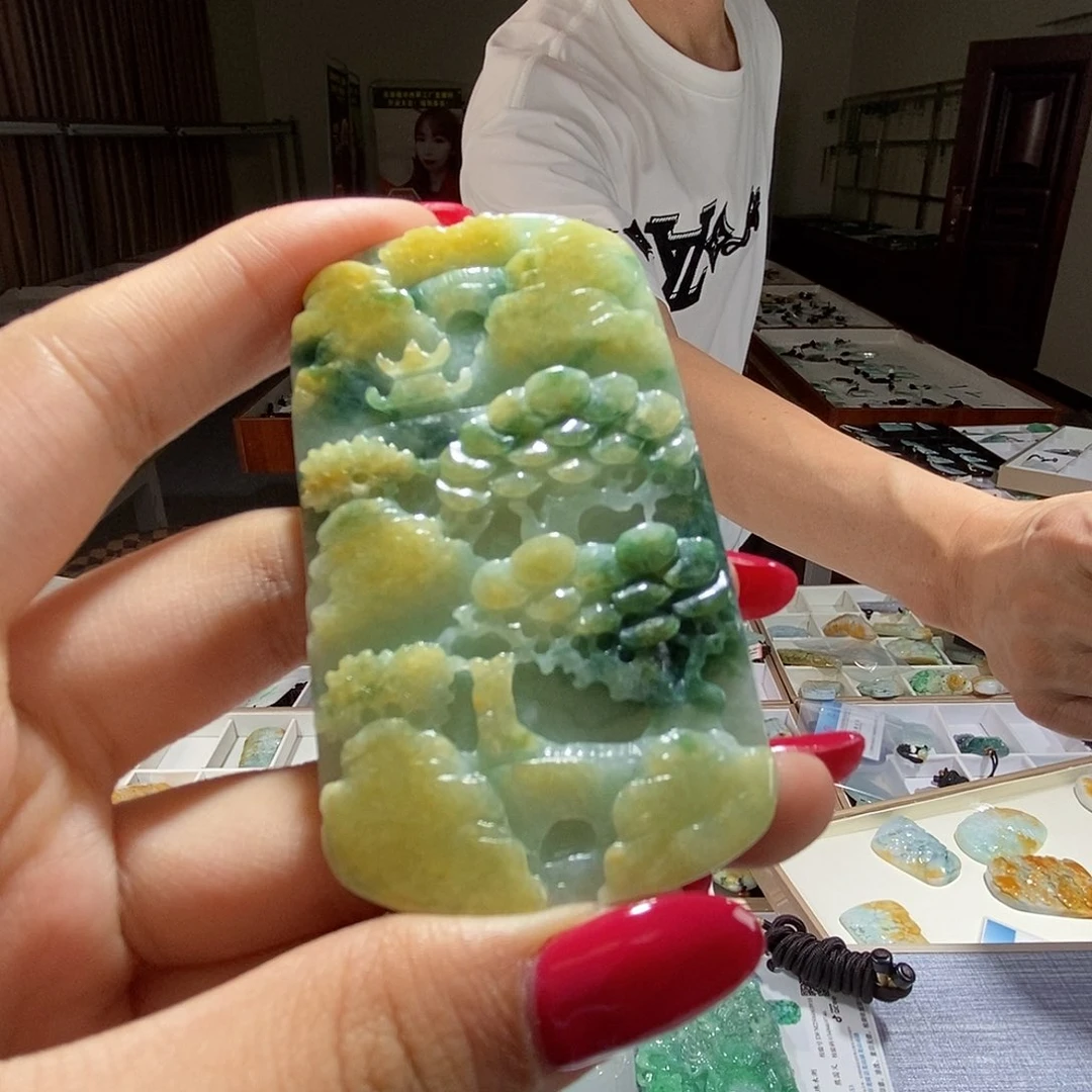 翡翠未镶嵌颈饰翡翠