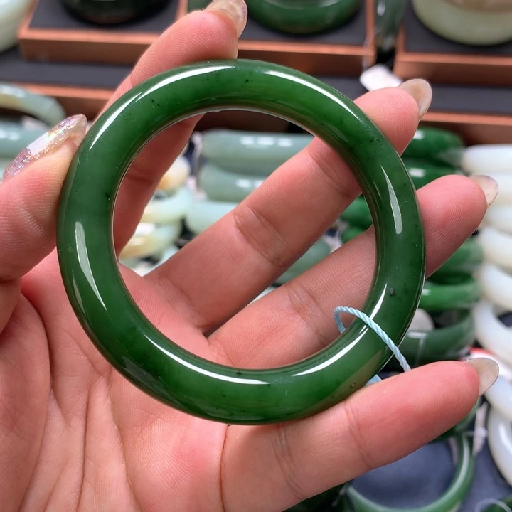 【闪购商品】未镶嵌手镯和田玉（碧玉）