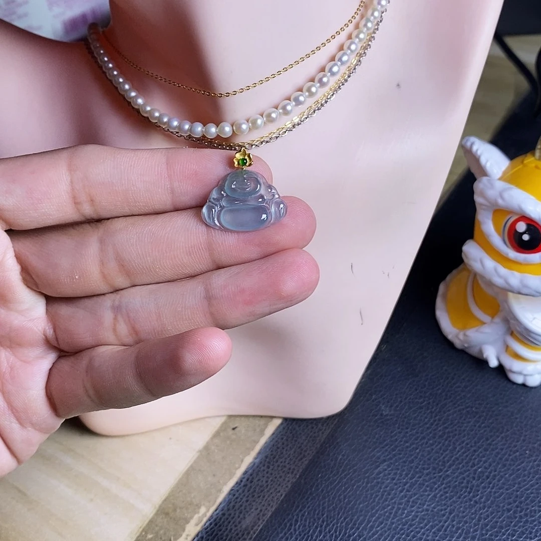 颈饰18K金镶嵌翡翠