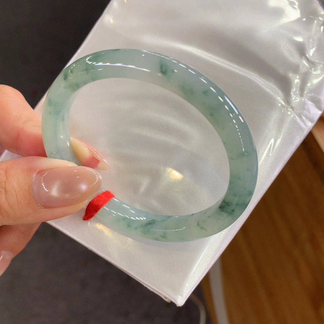 翡翠未镶嵌手镯天然Ａ货翡翠53贵妃