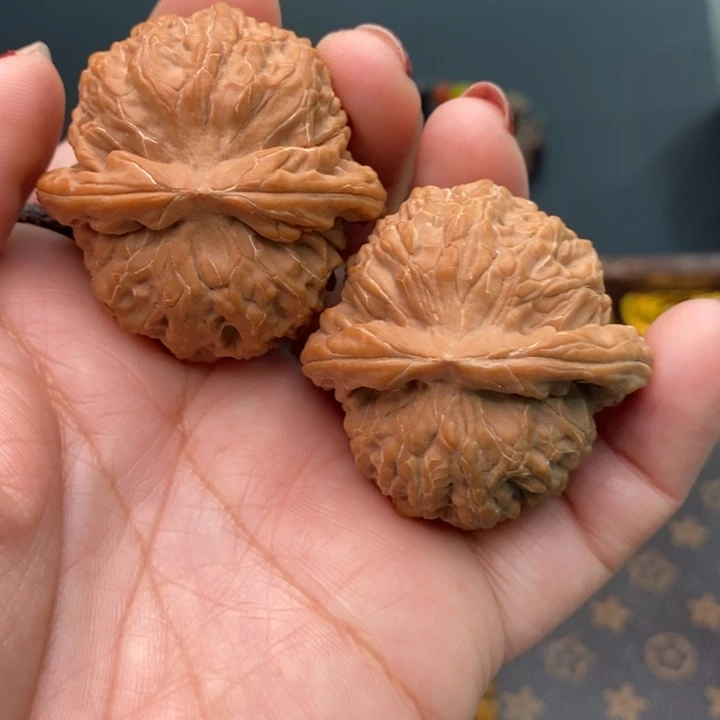 与***解核桃女娲石42尺核桃