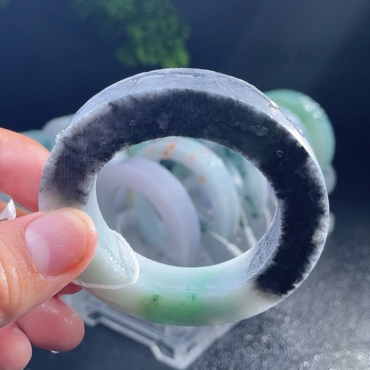 定制翡翠未镶嵌翡翠手镯
