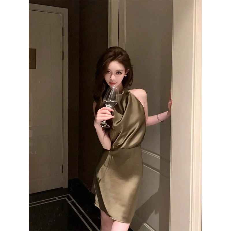 2025夏季新款缎面丝滑醋酸质感气质显白优雅挂脖连衣裙女名媛裙子