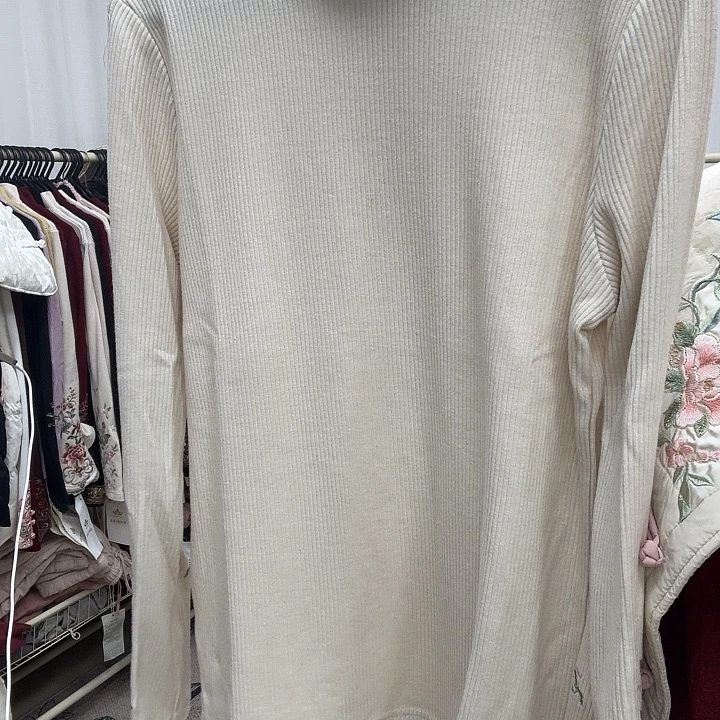 5203大号米色打底衫