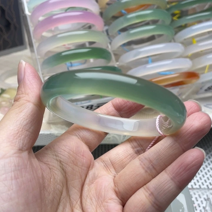 手镯玛瑙/玉髓未镶嵌59圈