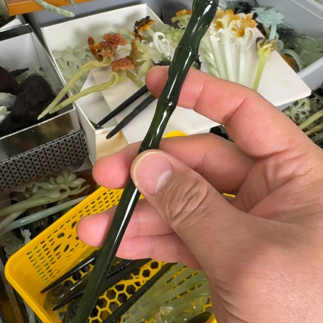 岫玉未镶嵌发饰李*