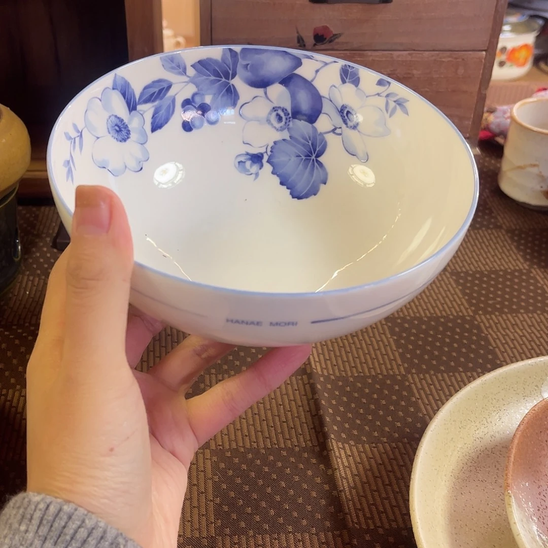 瓷片青花俨然花朵钵子11