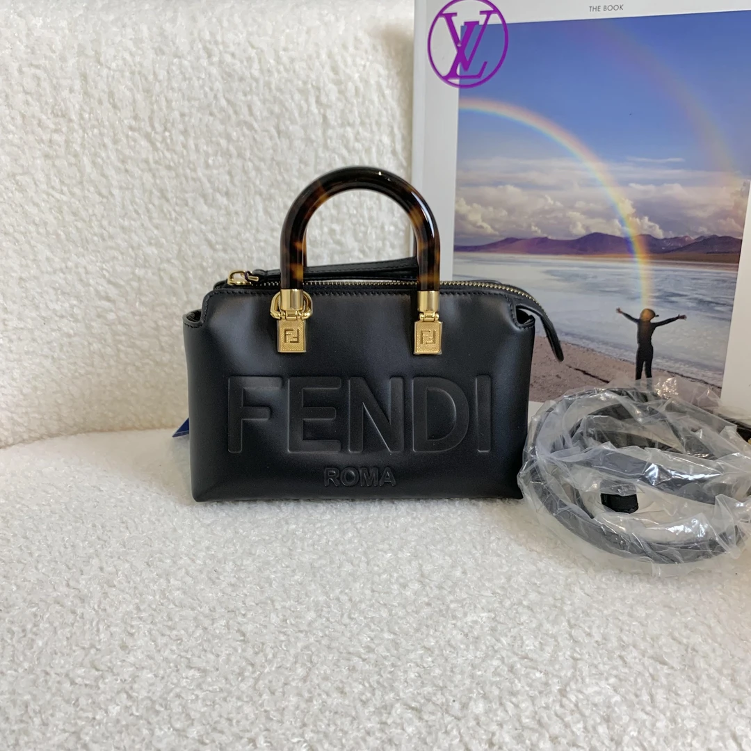 99新 FENDI/芬迪 壹臻/黑色全皮by the way mini波士顿85480635